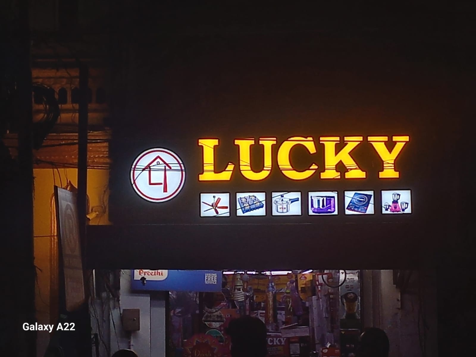 Lucky — Illuminated retail signage, signage by Choice Advertising